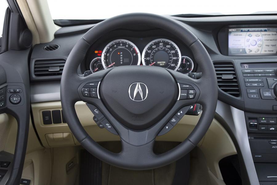 Торпедо Acura TSX 2008 года  (фото 120 из 210)